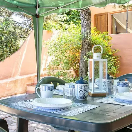 Il Ginepro E La Lantana *