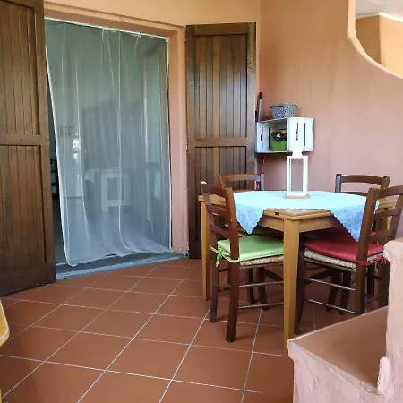 Il Ginepro E La Lantana Nyaraló