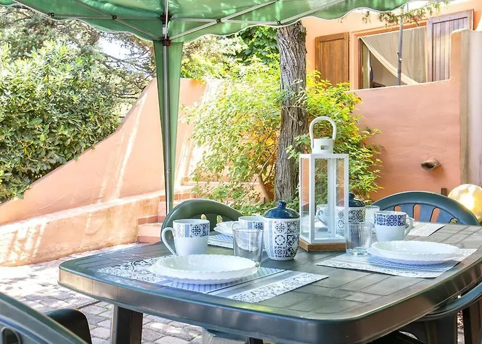 Il Ginepro E La Lantana *